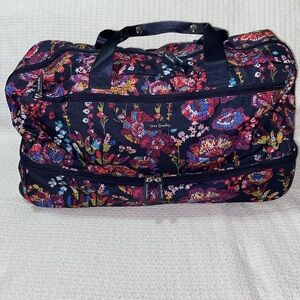 Nwot Vera Bradley Wheeled lighten up Carry On luggage